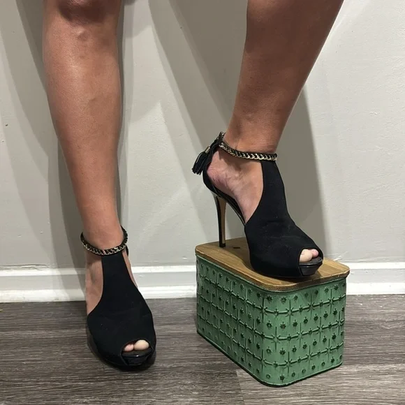 White House Black Market Black Heels with Open Toe Design and Textured Fabric - Picture 8 of 10